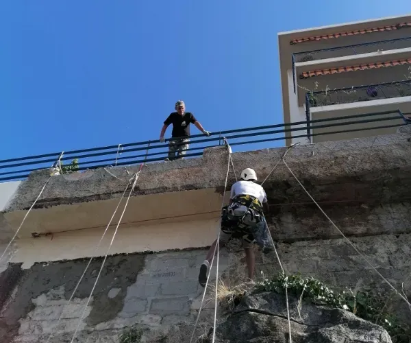 escalade façade sale