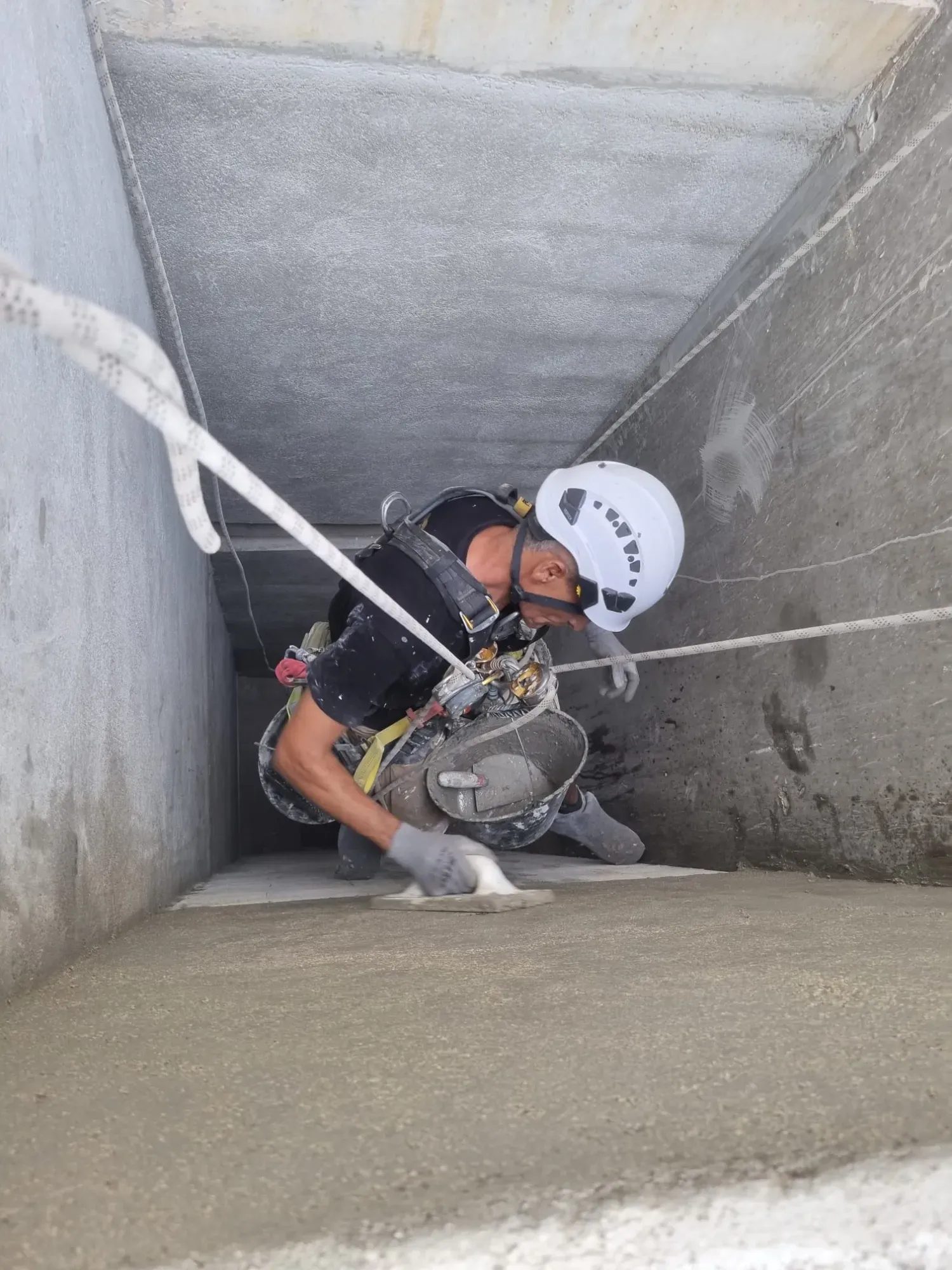 enduit des parois dans espace confiné